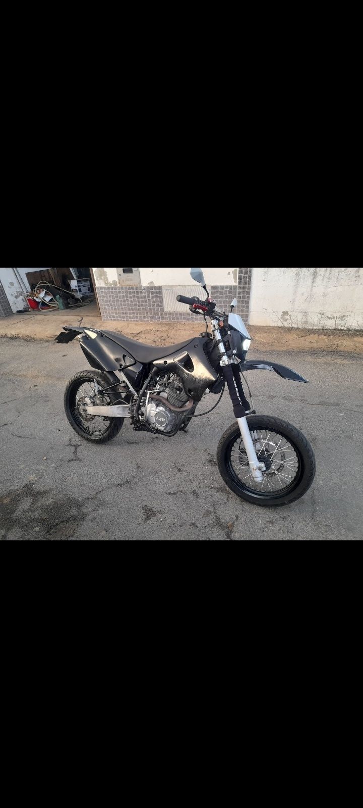 Ajp 125cc supermotar  troco