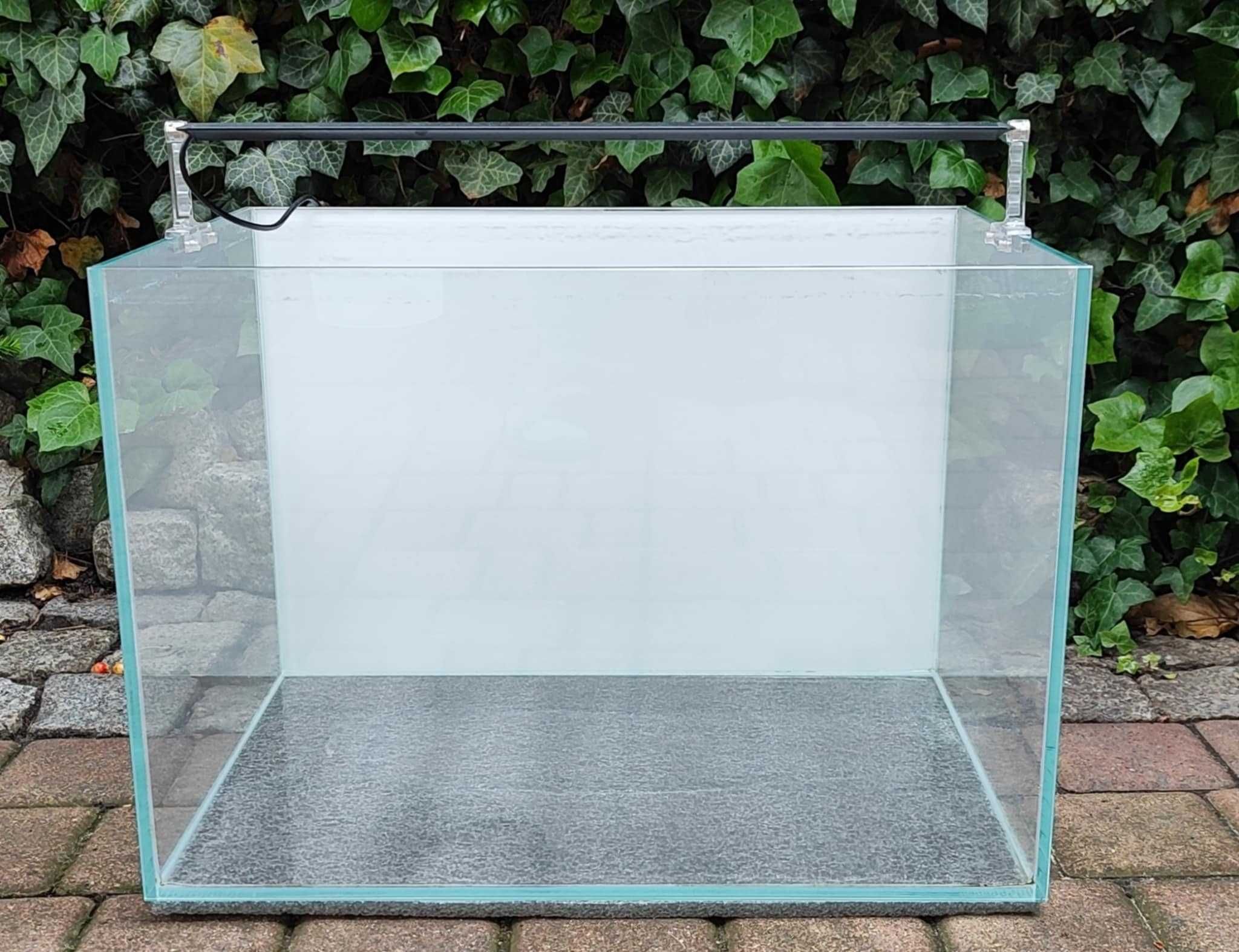 Akwarium 50x35x35cm i lampa Chihiros LED