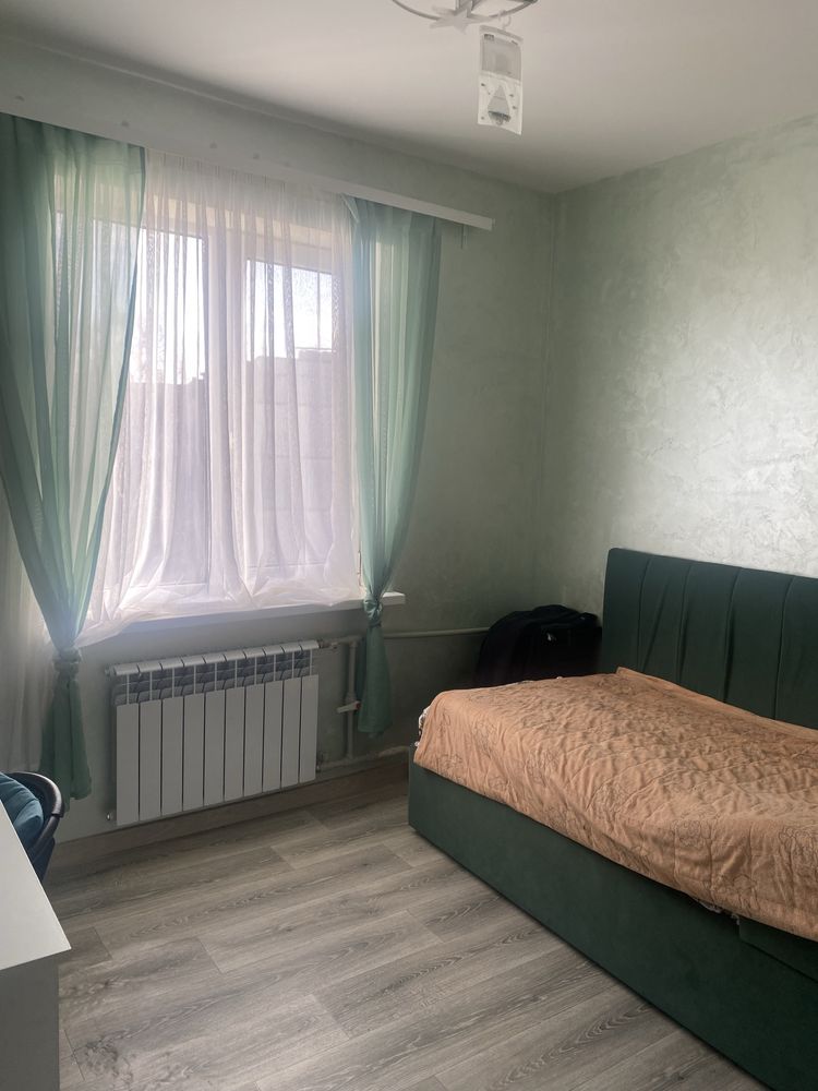 Продам 4-х кім. кв з капремонтом 24 року, на 4-м районі.