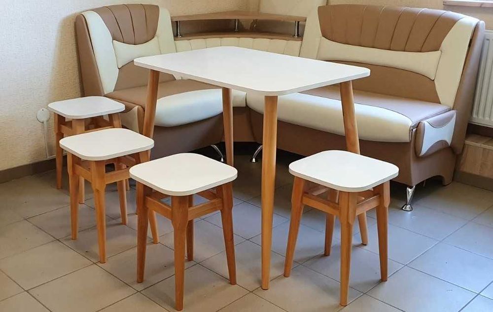 Кухонний стіл і 4 стільця - комплект