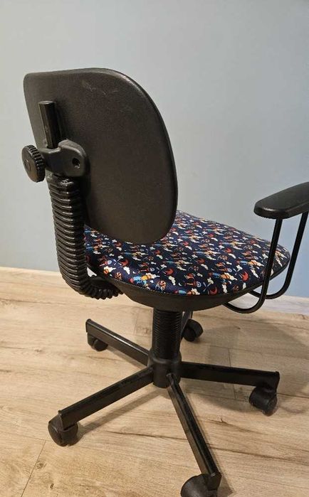 Fotel/krzesło obrotowe dla dziecka - NOWY STYL