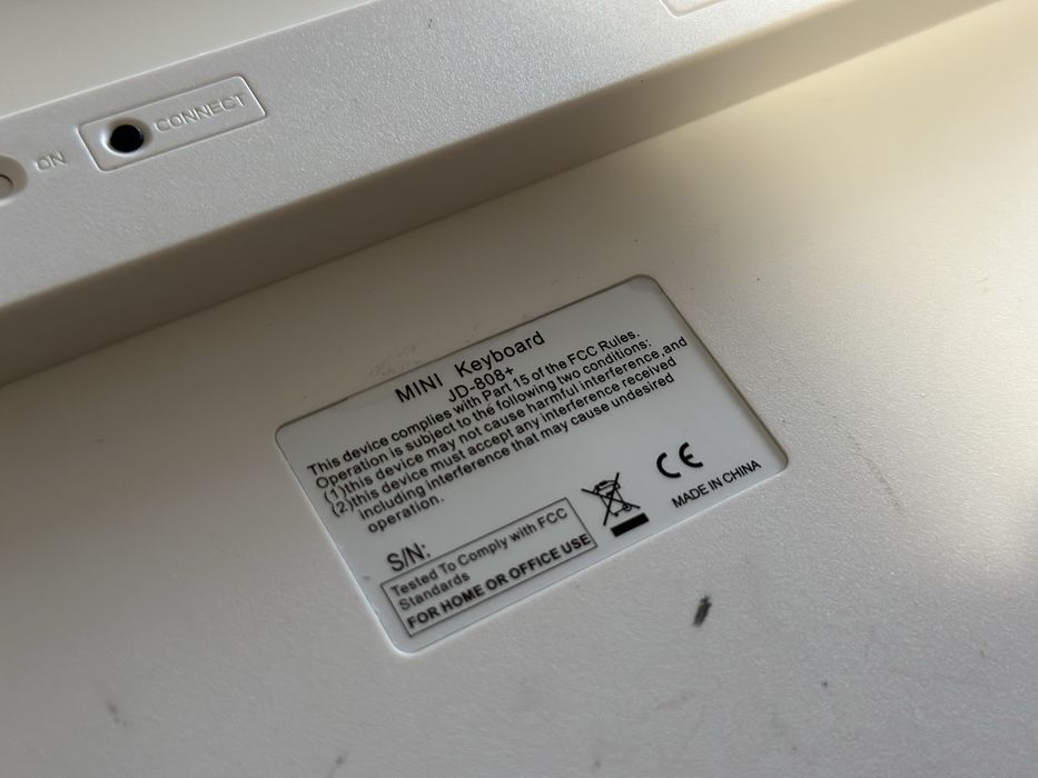 Клавіатура Apple A1243 б/в без однієї кнопки