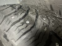 Шины Nokian 285/70 R17 зима шип соснояние новых