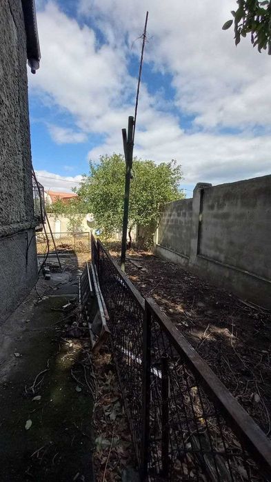 Продам дом на два входа с участком, центр село Усатово/10км от  Одессы