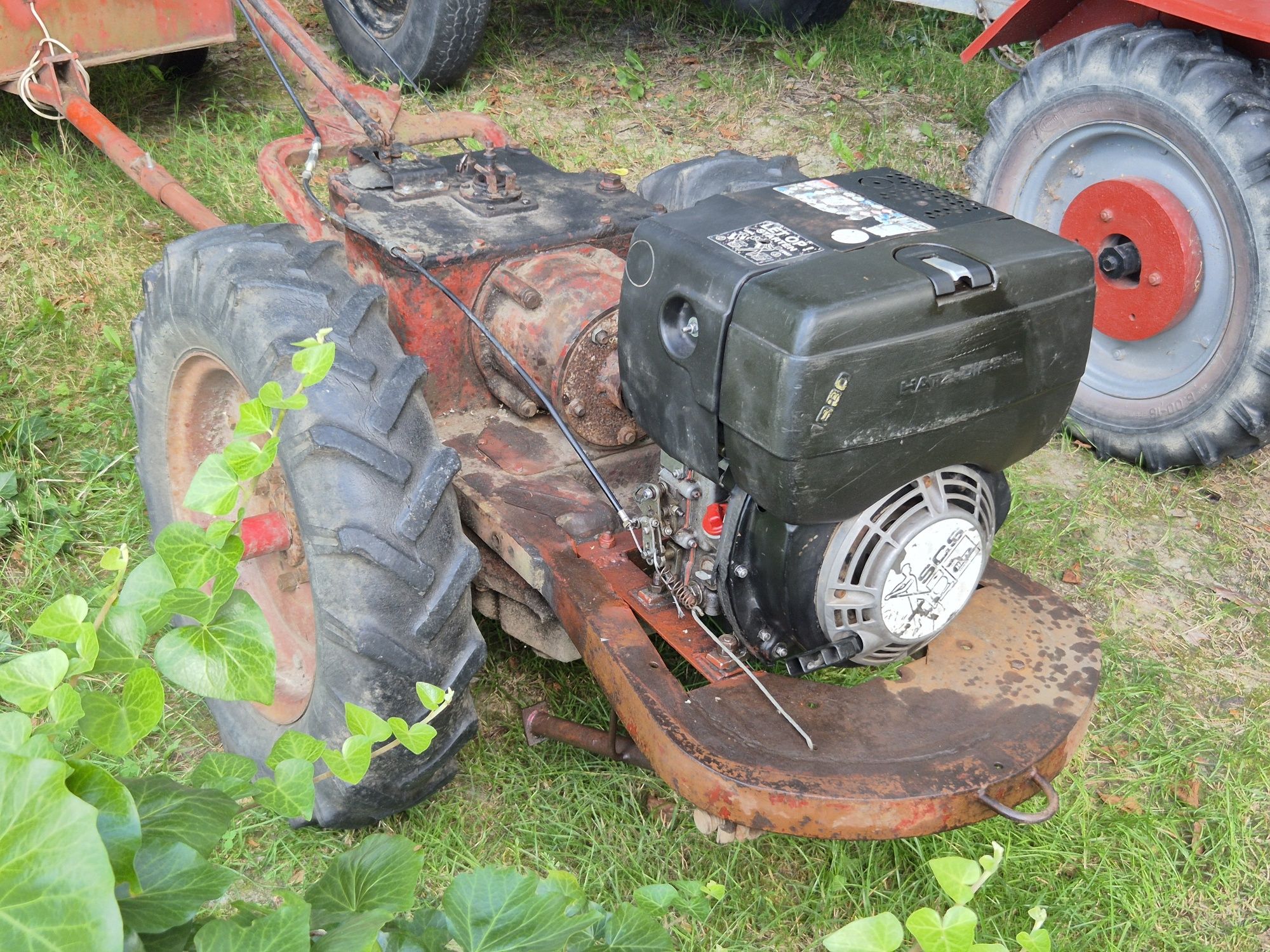 Traktor ogrodowy Dzik 21 - Silnik Hatz 1B30 + Gratis