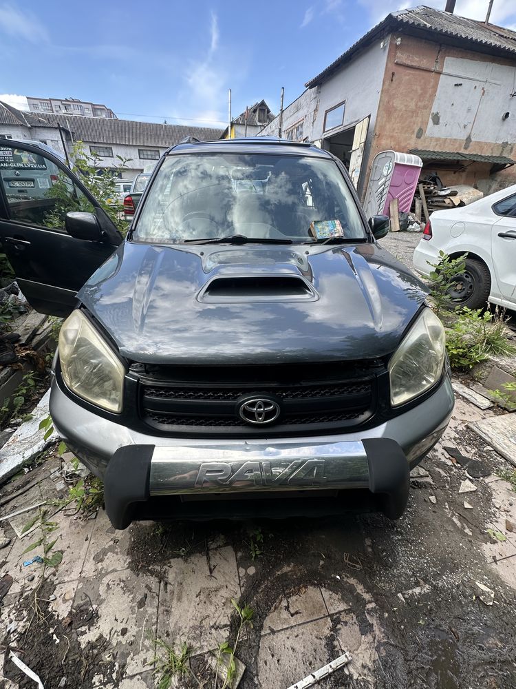 Toyota Rav 4 двигун і передня частина в відмінному стані
