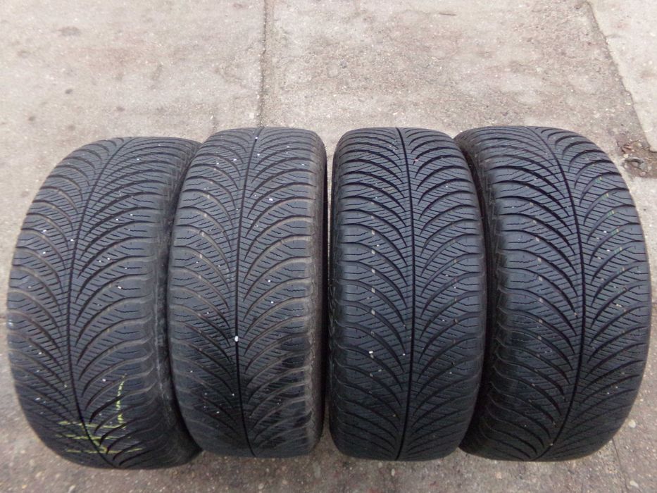215/55/17  -  GOODYEAR   - 6,5-7mm -  -  4SZT - komplet  --  Tanio