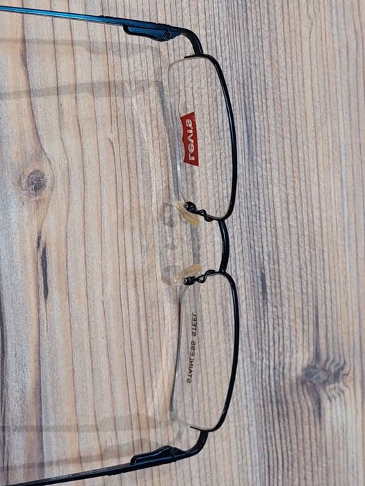 Мужские полуободковые оправы LS 555  от Levis!