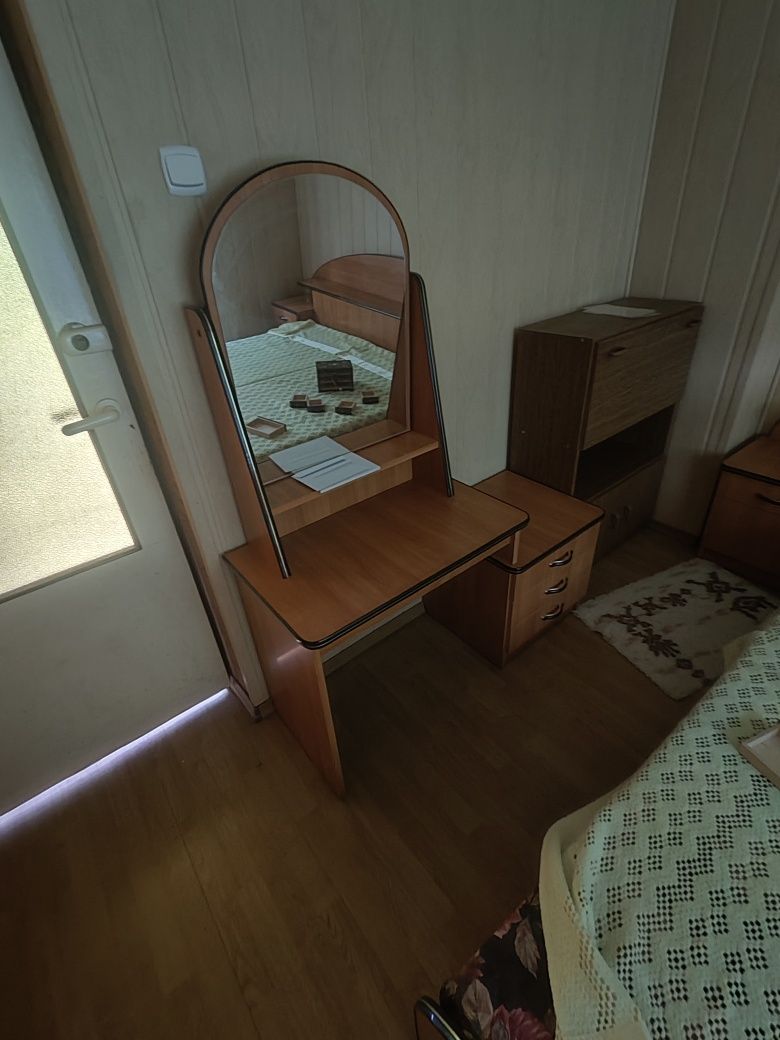 Szafa łóżko toaletka komplet stan dobry