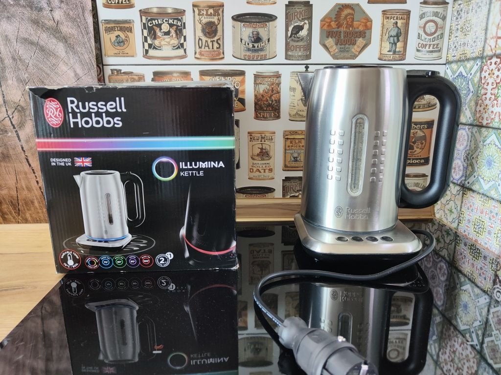 Электрочайник с функцией индикации Russell Hobbs Illumina