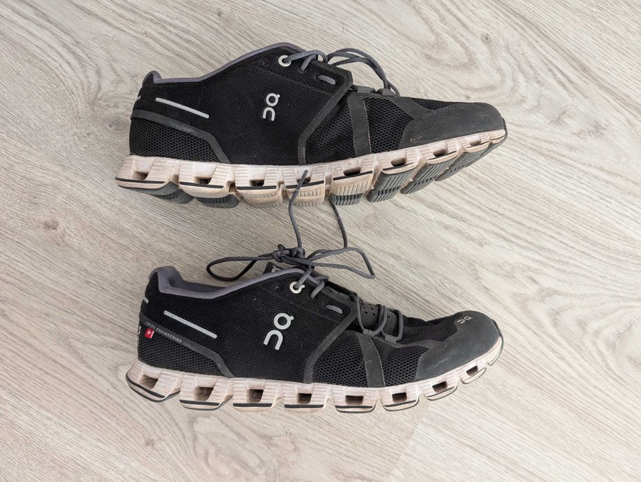 On Running Cloud Shoes Mens Size 43