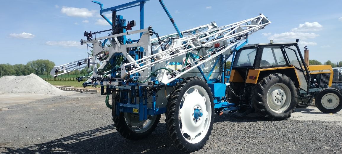Opryskiwacz Blanchard 2500L 24M