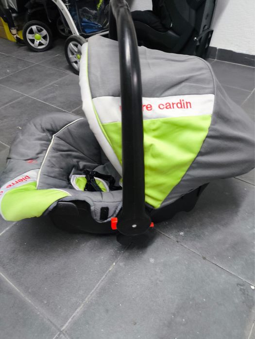 Carrinho de bebe Pierre Cardin