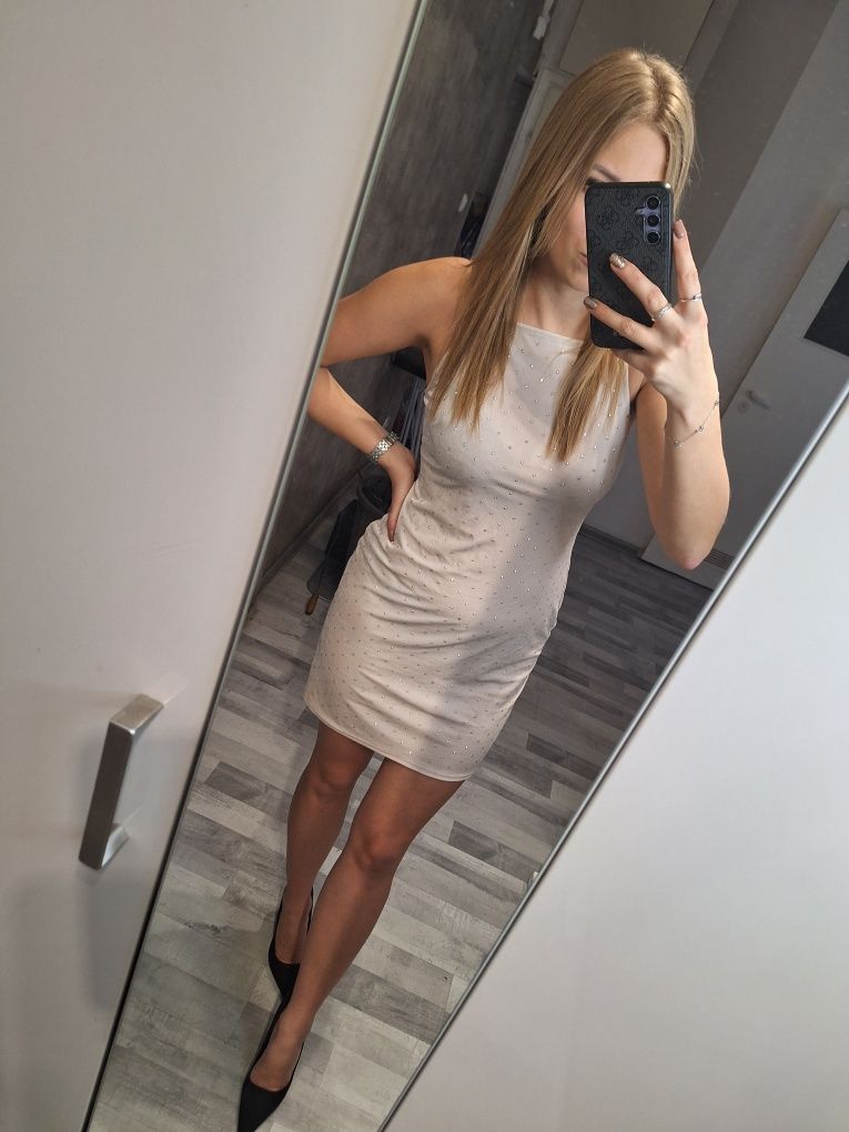 Welurowa sukienka