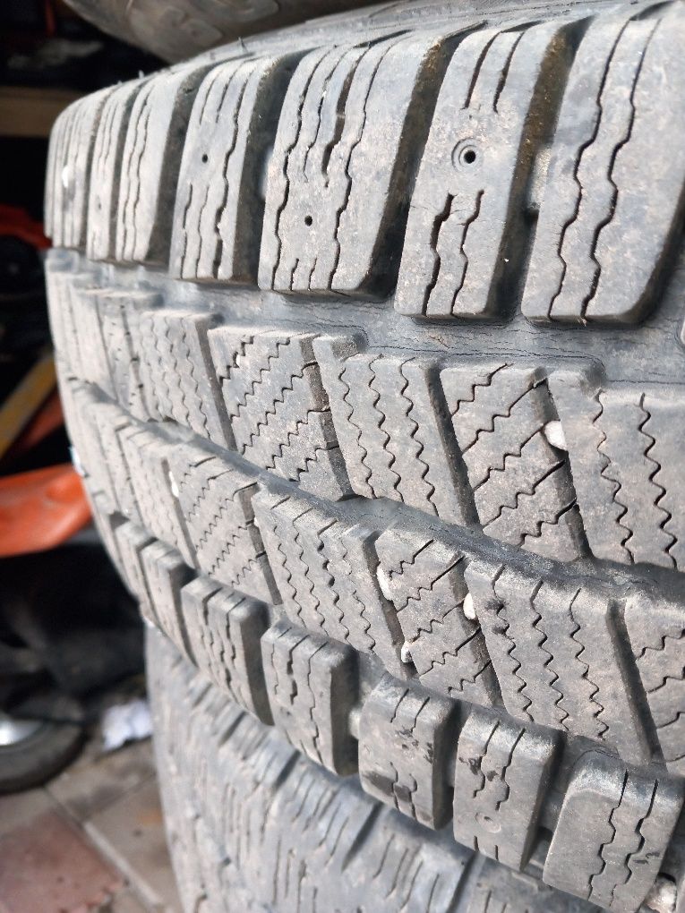 Opony zimowe na felgach 16C fiat ducato