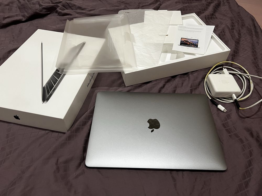 MacBook Pro 13 2017 8/256 ідеальний стан