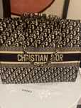 Grande bolsa Dior Book Tote,bordado oblíquo Dior cru e azul.