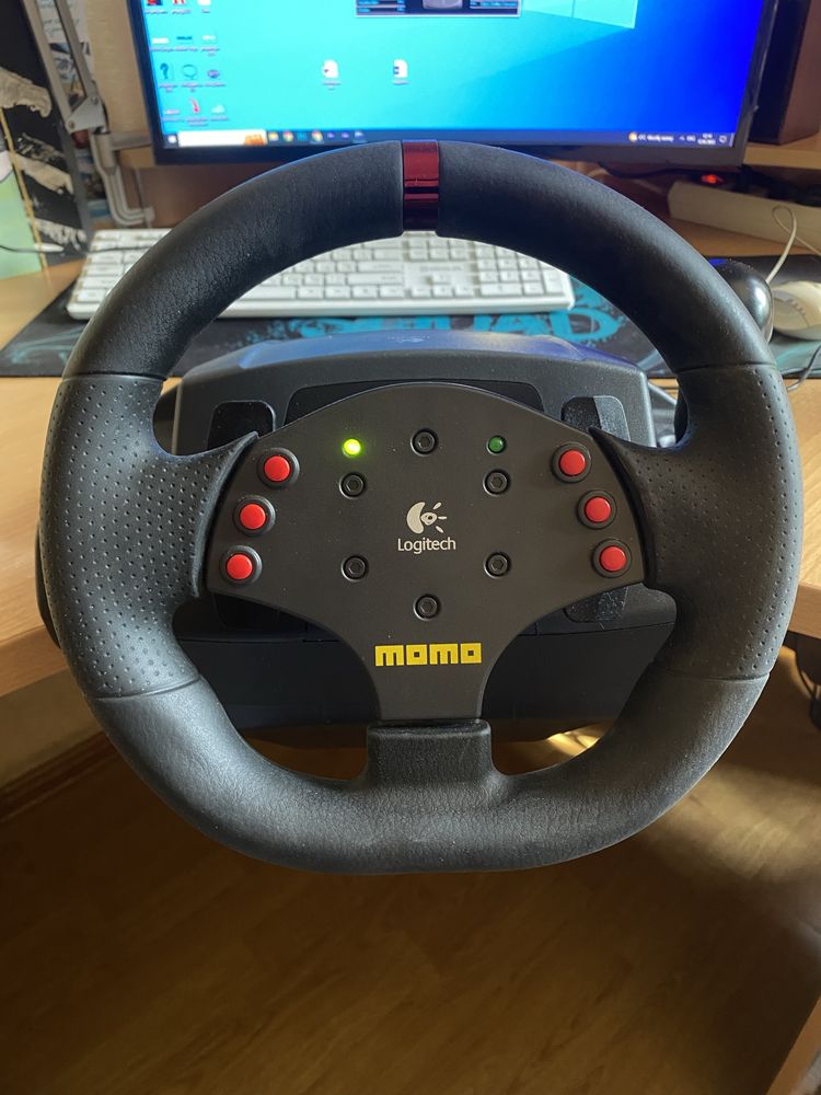 Игровой руль Logitech momo racing