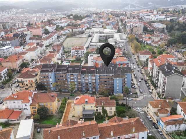 Aluga-se garagem para carro na Avenida Dom Afonso Henriques