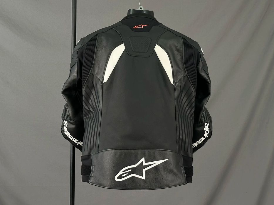 Мотокуртка Alpinestars, Dainese, Macna GP Plus R v4