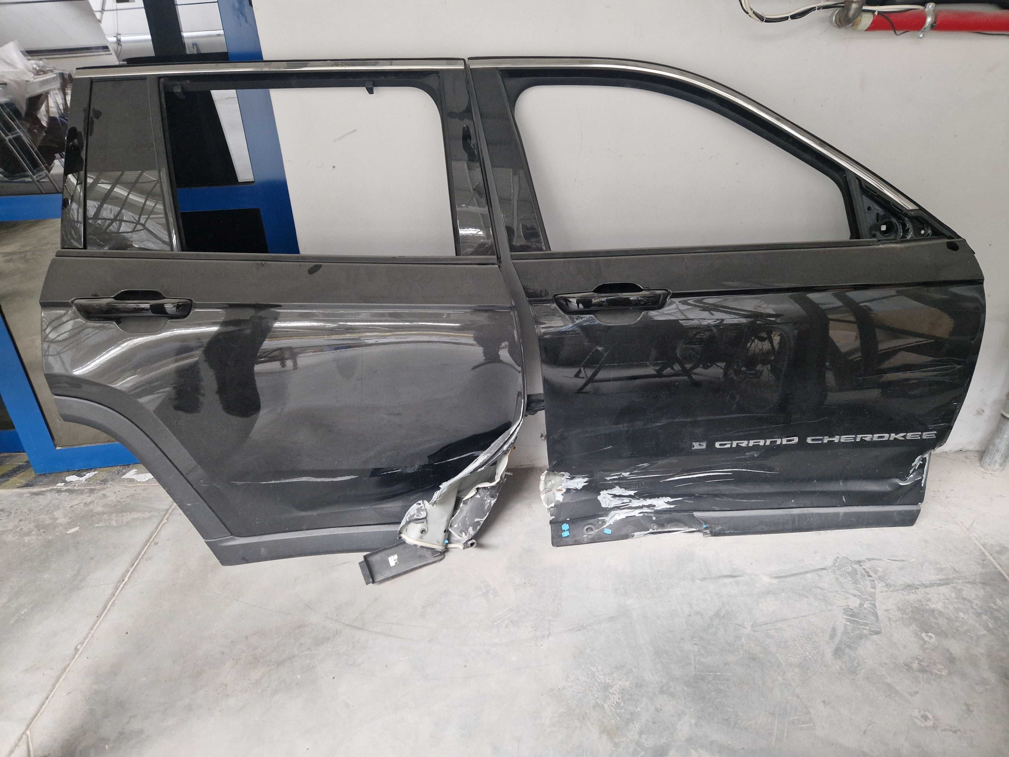Jeep Grand Cherokee WL 22 + drzwi prawa strona