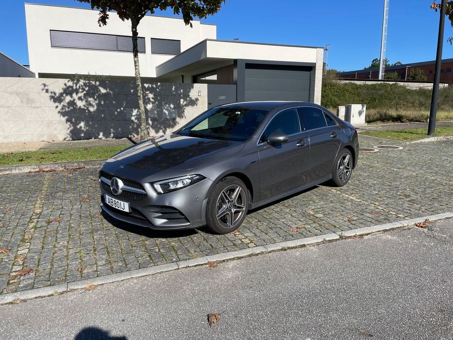 Mercedes-Benz A 250 Limousine e AMG Line
