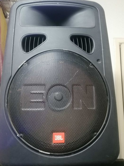 2 colunas amplificadas Jbl Eon 15 G2