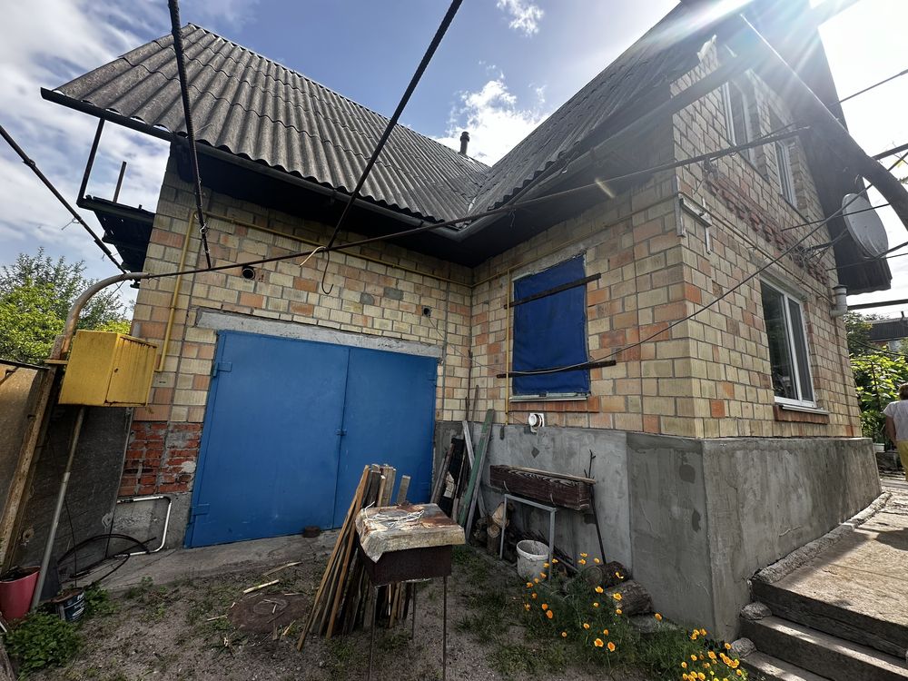 Продаж будинку біля озера . На великій ділянці. Горбовичі