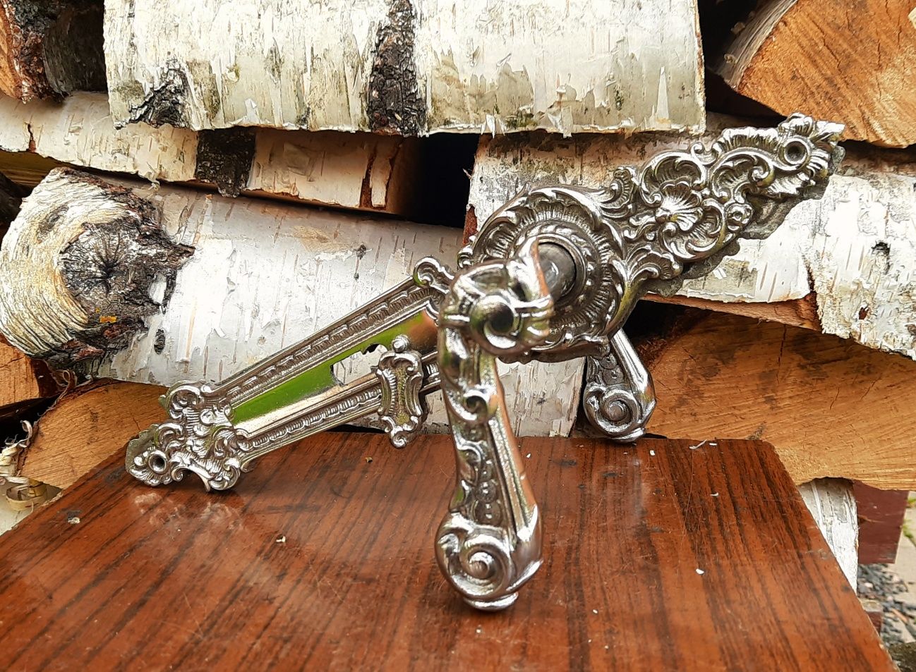 Klamki żeliwne drzwiowe  zabytkowe  srebrzone