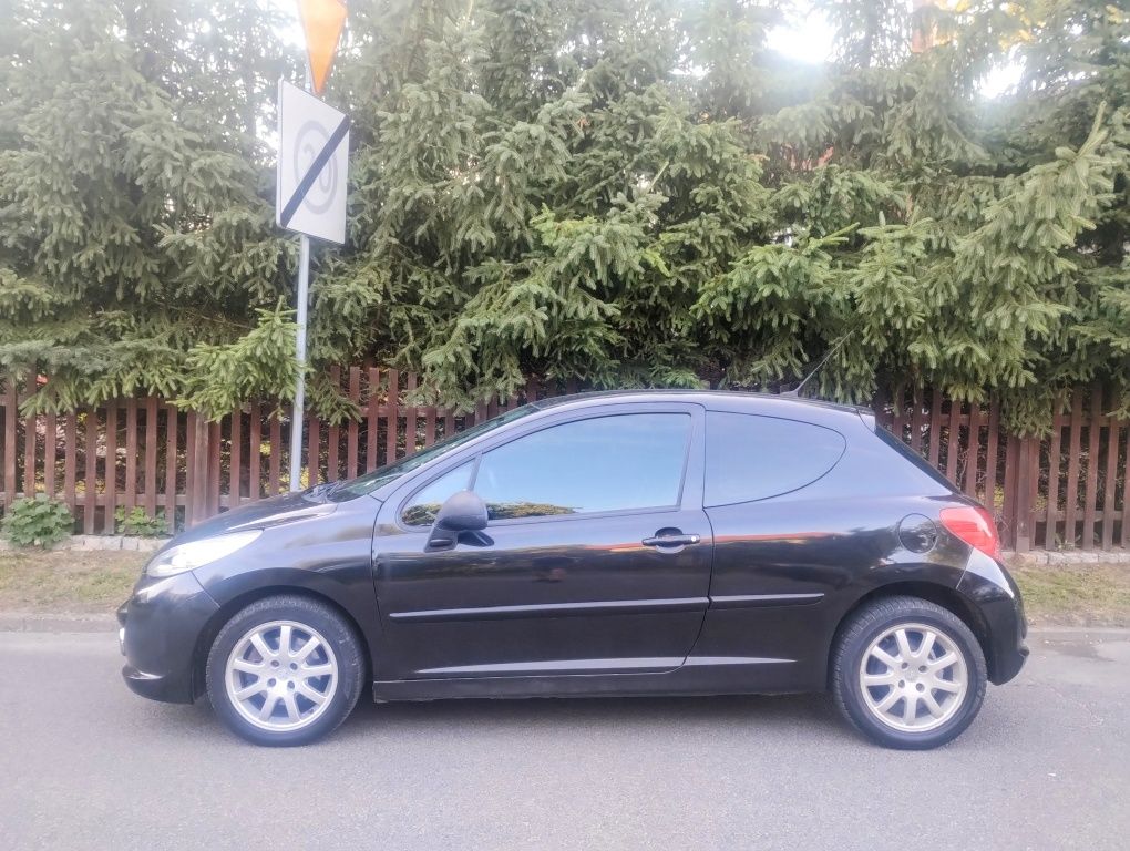 Peugeot 207 1,4benzyna 2009r