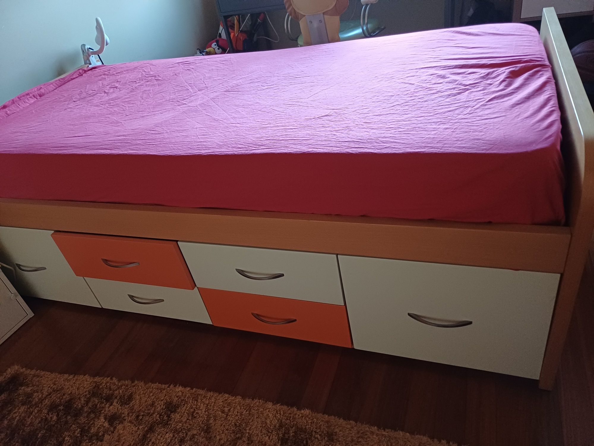 Cama solteiro com gavetas