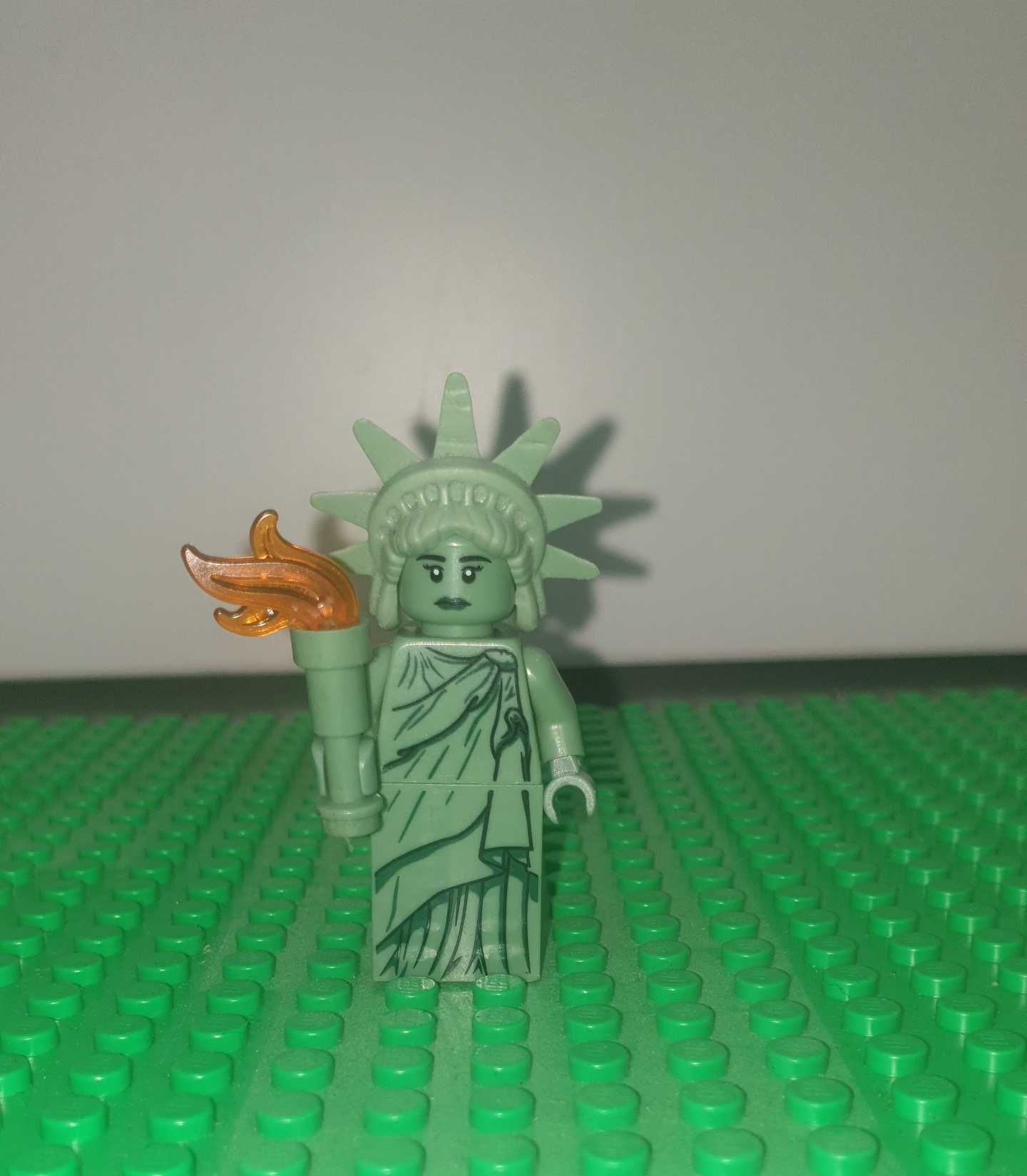 Lego Minifigures Series 6 Lady Liberty