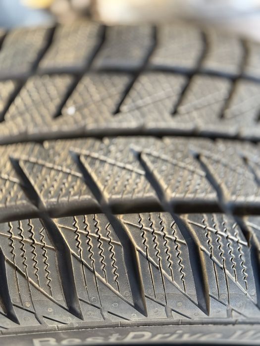 Komplet opon zimowych 225/45/17