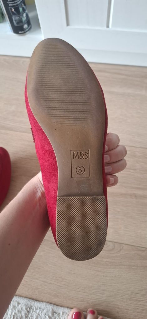 Czerwone mokasyny marks Spencer 38