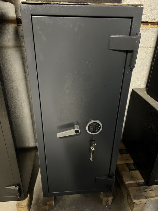 Вогнетривкий надійний  сейф Гріфон для цінностей