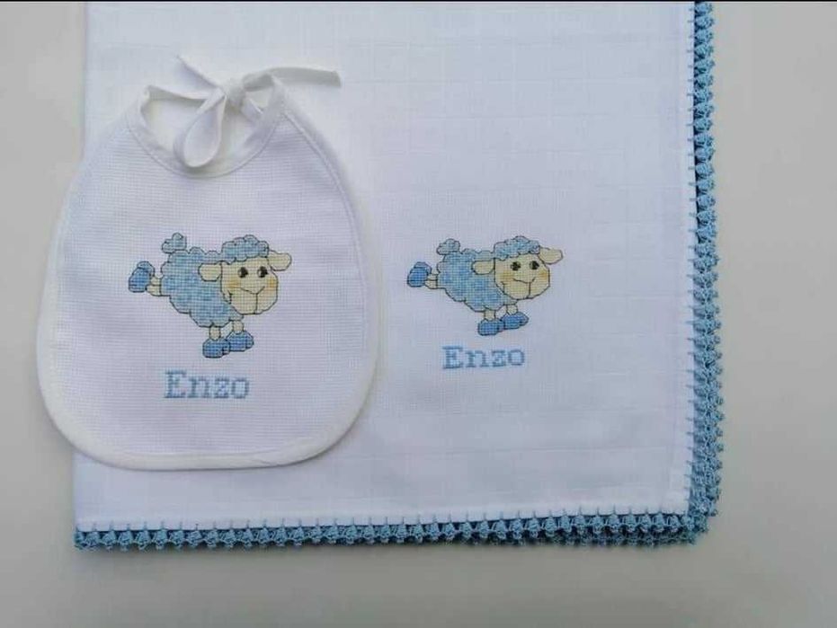 Conj. Fralda + babete(s) bebé - Bordado - Enxoval de bebé