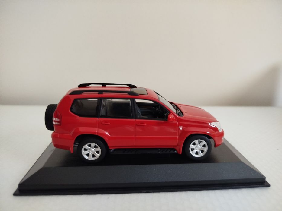 Miniatura Toyota Land Cruiser 1/43 Nova