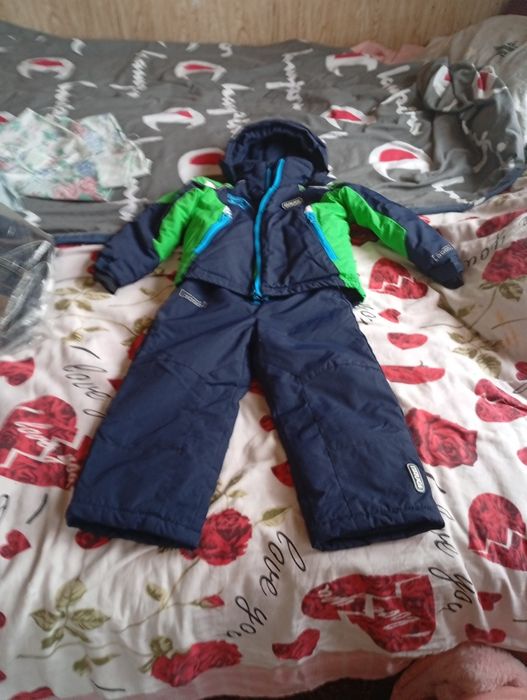 Продам детский комбинезон на мальчика