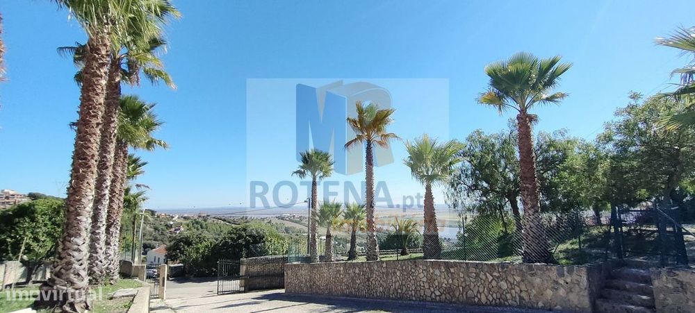 Quinta 1,47 ha VFXira A-dos-Bispos vista deslumbrante