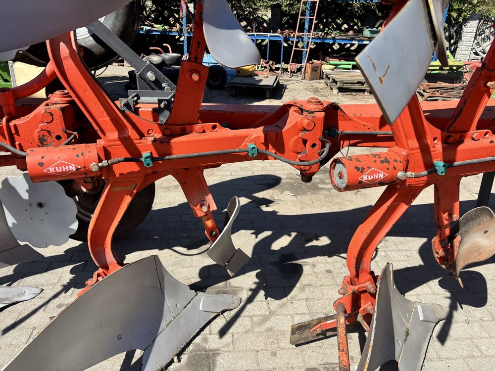 Pług 4 skibowy obrotowy Kuhn Vari Master 150