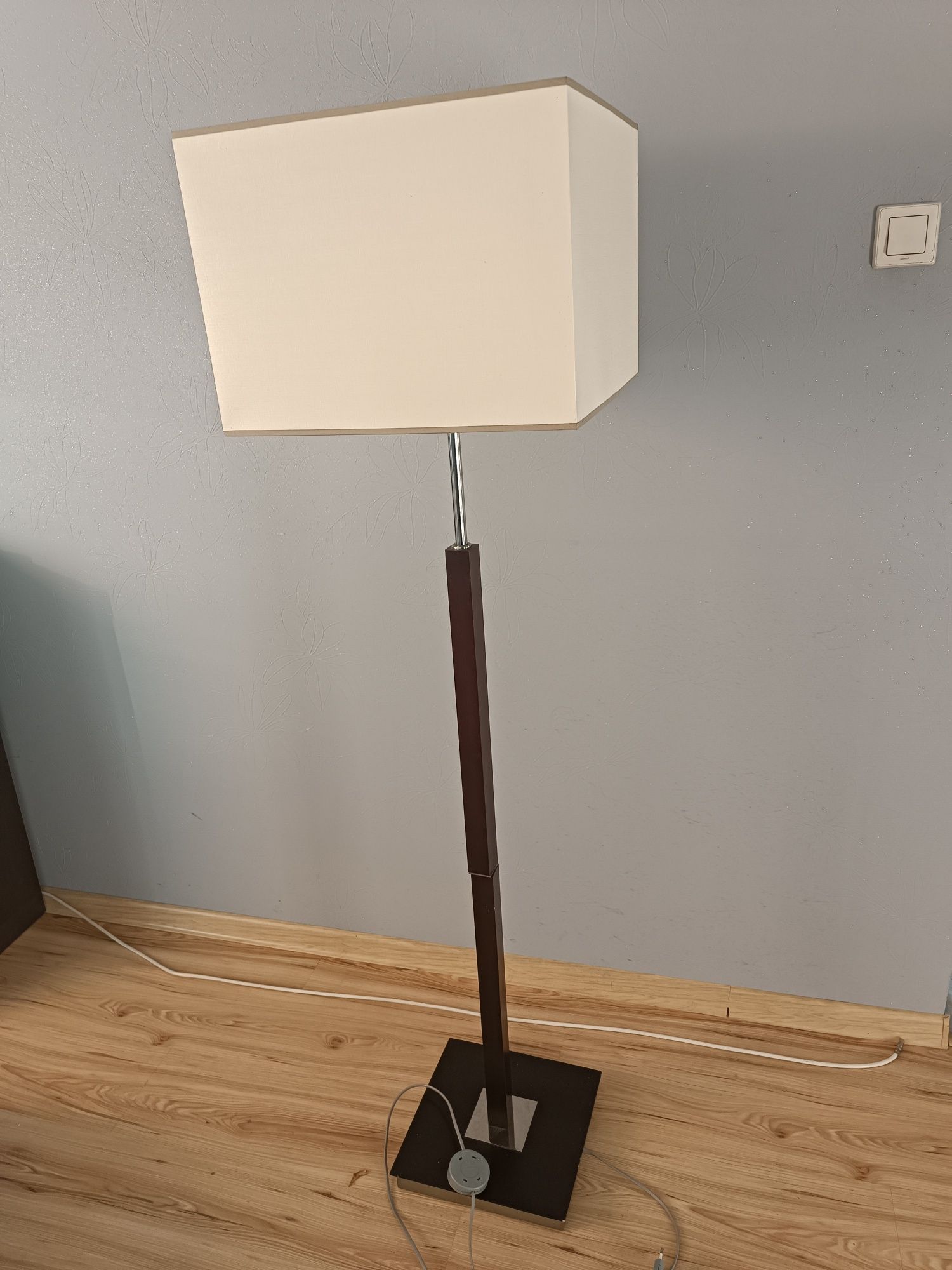 Lampa stojąca, lampa wisząca