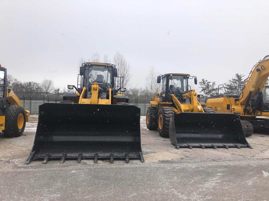 Фронтальний навантажуач LiuGong