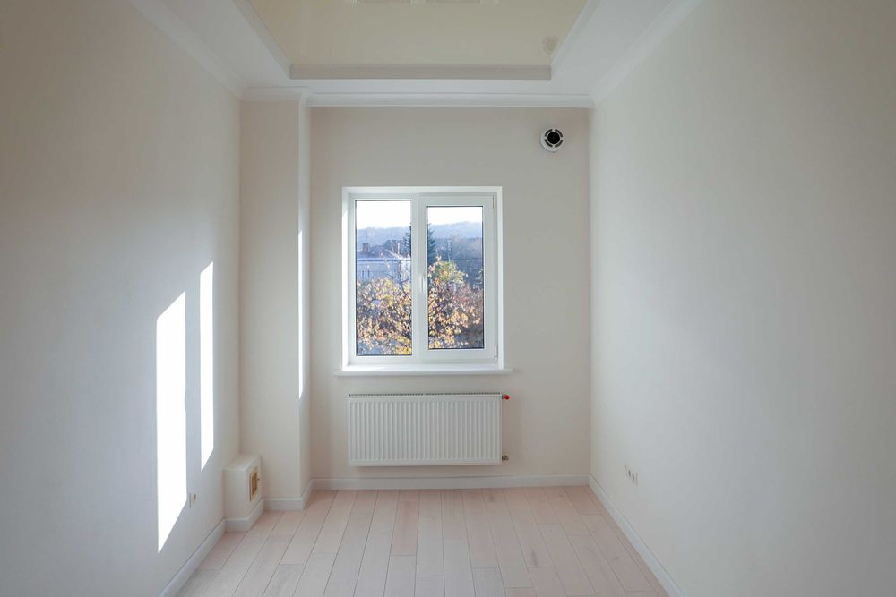 Будинок з сучаним ремонтом та технікою під представництво, офіс