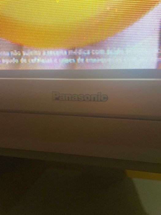 TV Panasonic com móvel