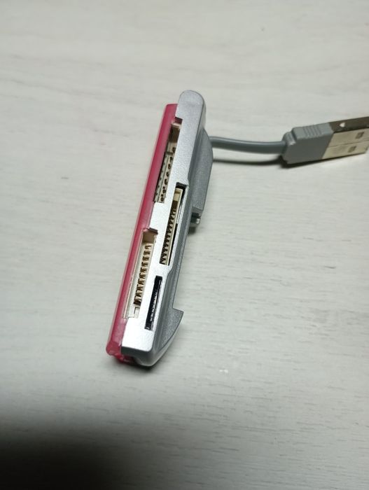 Картридер USB 2.0, підтримка карт SD/MMC, MS, TF, M2 (рожевий)
з