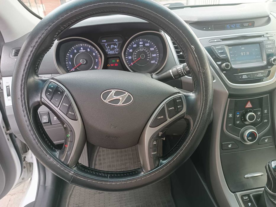 Sprzedam Hyundai Elantra 1.8 benzyna  automat 2014 o mocy 111.00 KW