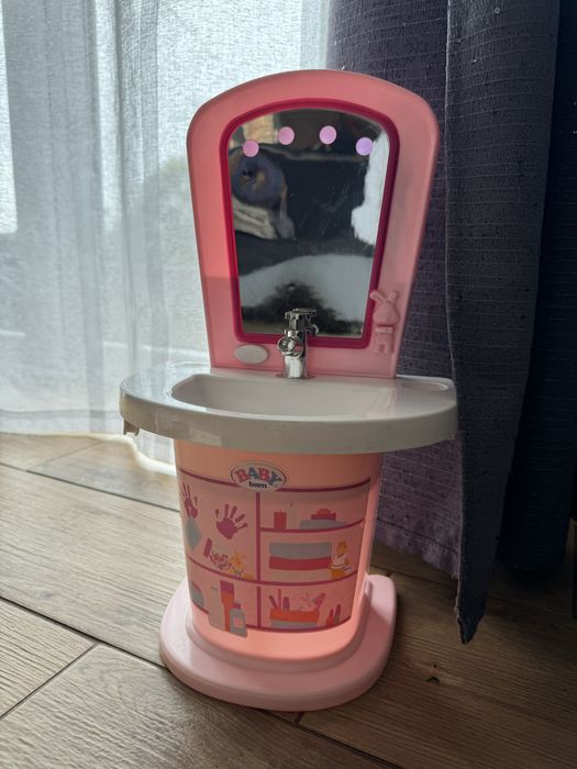 Toaletka lustro kran umywalka, świeci mebelki baby born zabawka intera