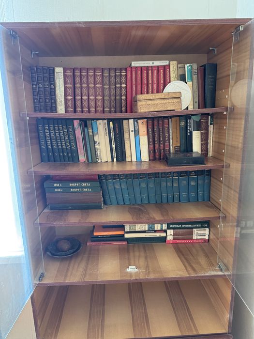 Книжный шкаф СССР