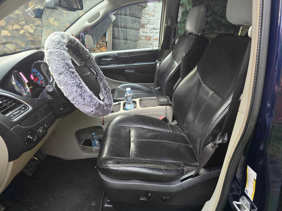 Chrysler Town & Country V6 3.6 Limited