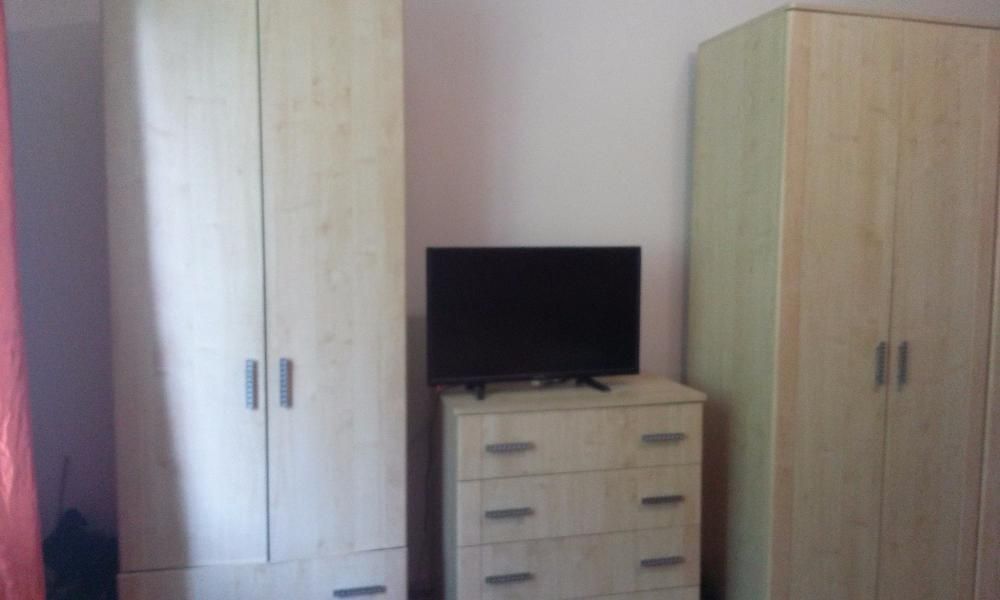 Продам спальню.Майже нова.